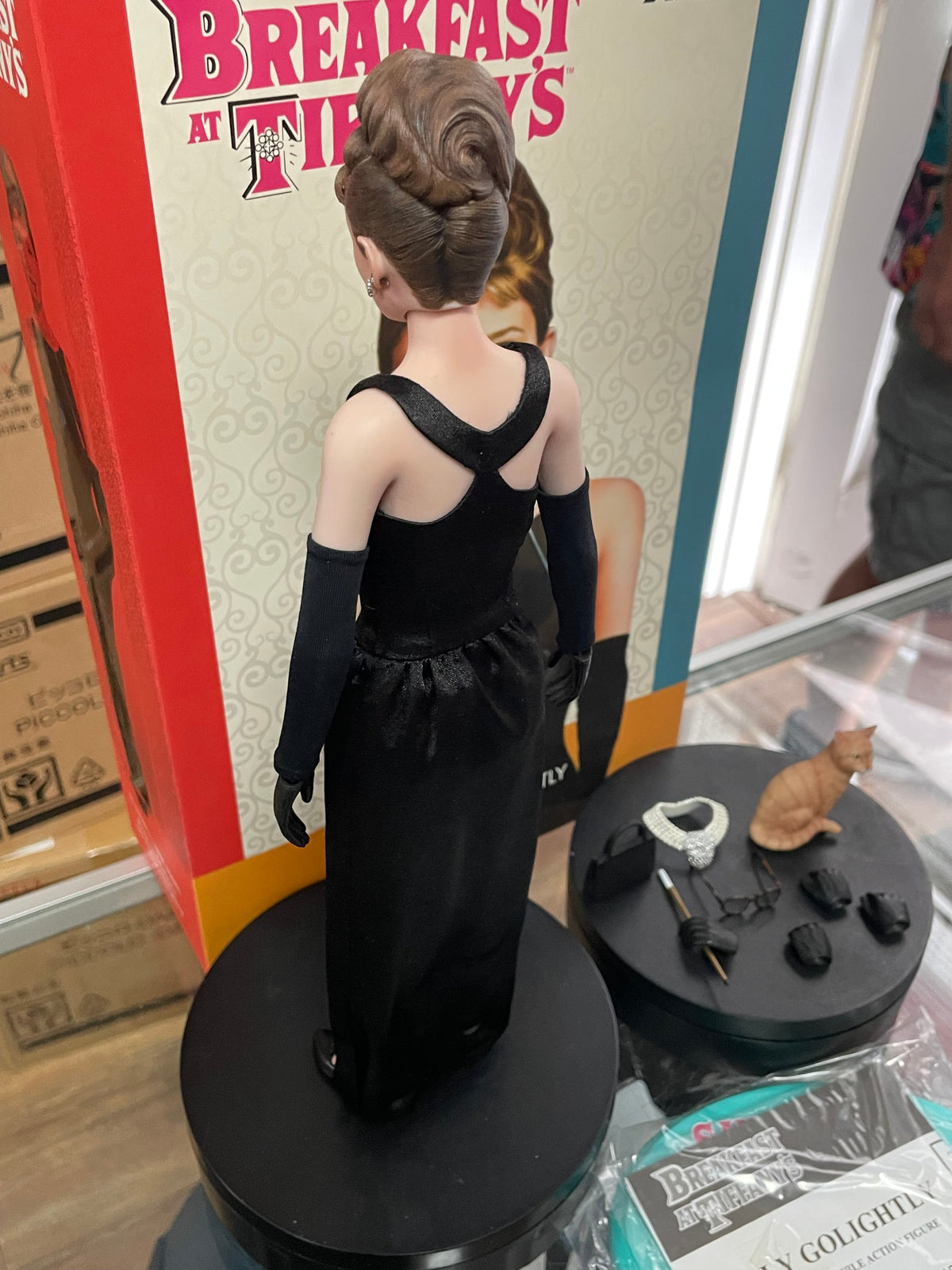Audrey Hepburn as Holly -1/6 Scale- (Breakfast at Tiffany's, Star Ace) **COMPLETE** product image 11, provided for visual