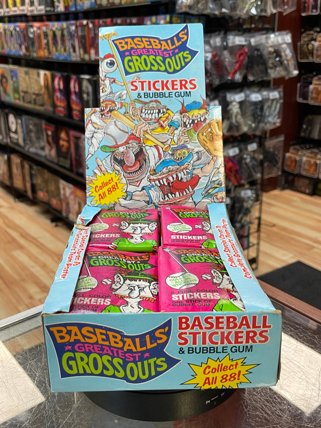 Greatest Grossouts Box of 36 (Vintage Topps Movie Card, Leaf) product image 1, provided for visual reference and product