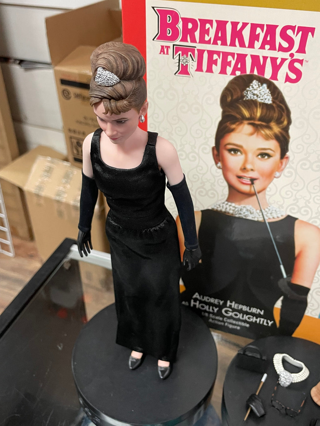 Audrey Hepburn as Holly -1/6 Scale- (Breakfast at Tiffany's, Star Ace) **COMPLETE** product image 14, provided for visual