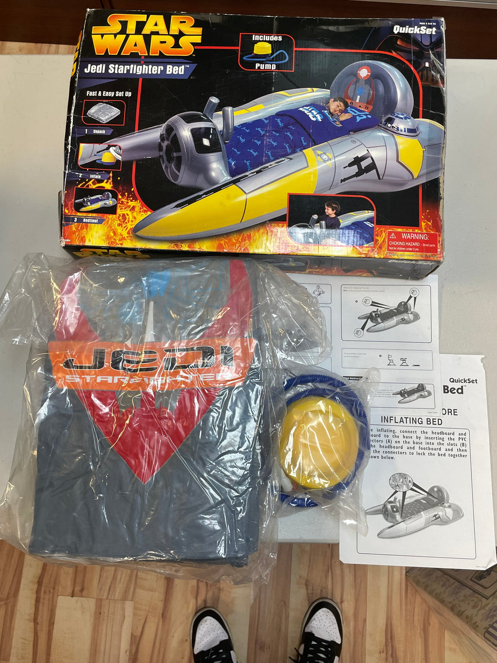 Jedi Starfighter Bed (Vintage Star Wars, Quick Set) OPEN BOX product image 1, provided for visual reference and product