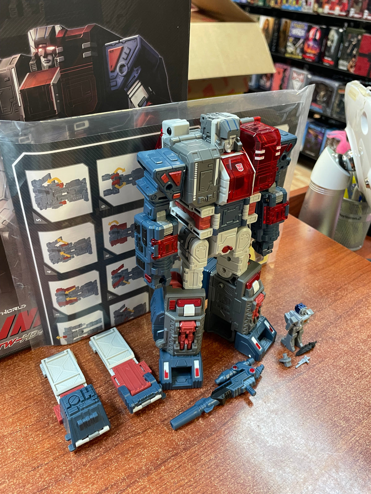 Toyworld TW-H04 Infinitor With Extra Headmaster (Transformers KO, 3rd Party) COMPLETE product image 3, provided for visual