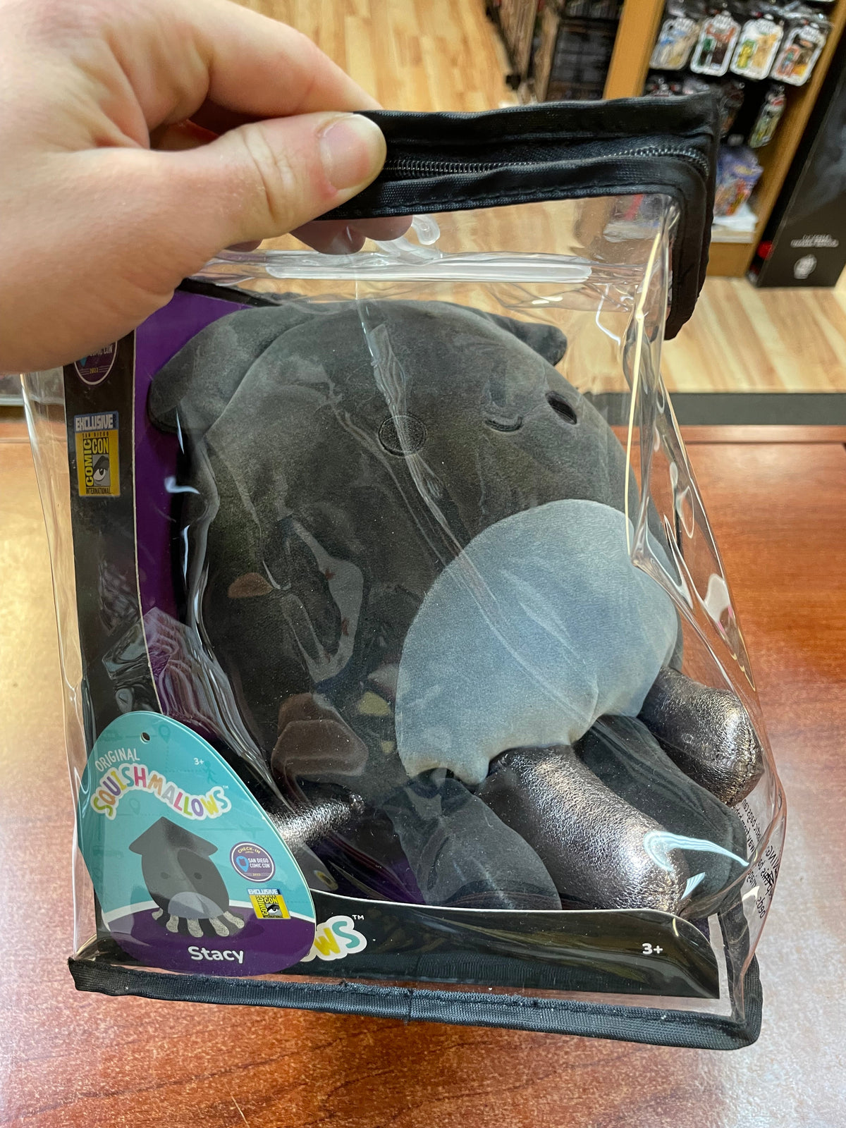 Stacy Squid -Check In SDCC 2022- (Squishmallows, Jazwares) **NEW** product image 6, provided for visual reference and