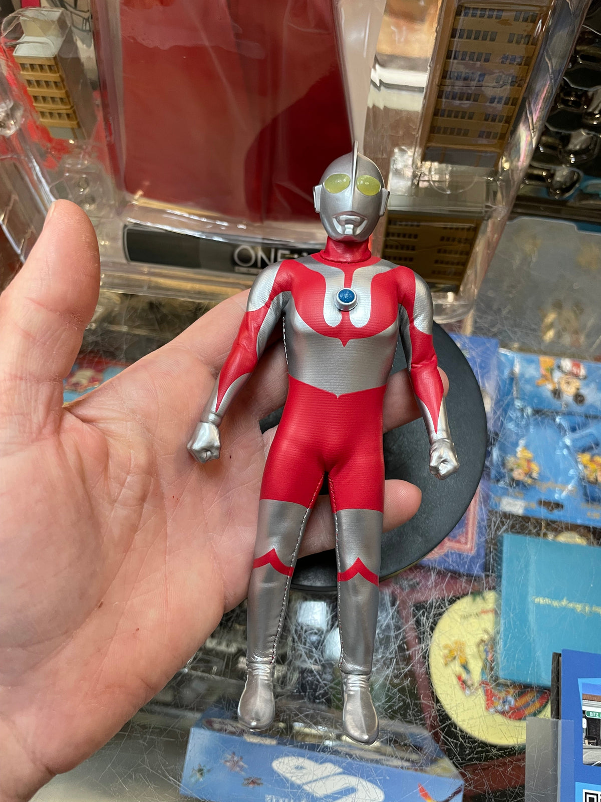 Ultra Man One:12 (Mezco, Ultra Man) **COMPLETE** product image 7, provided for visual reference and product detail review