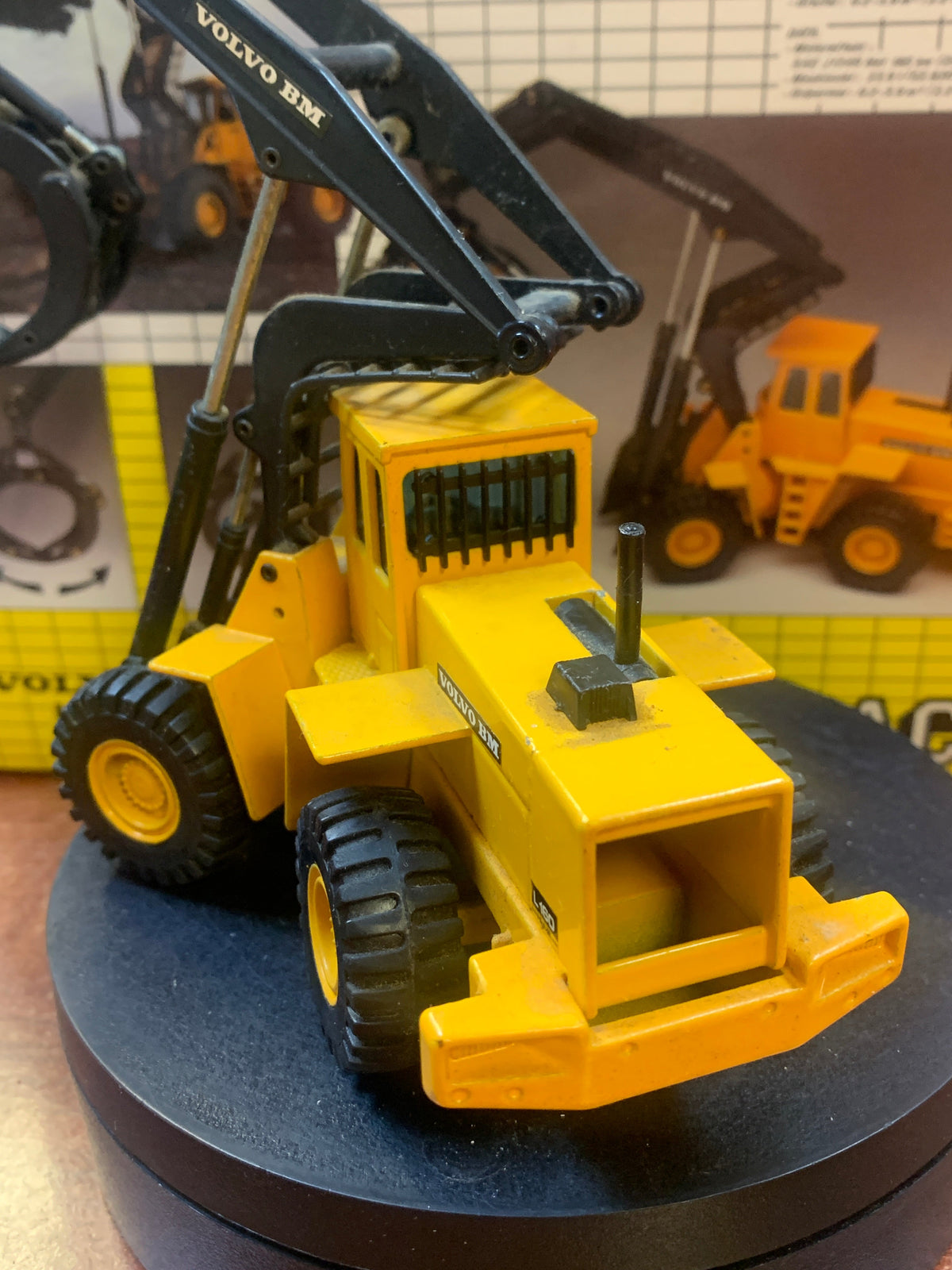 Caterpillar Compact Volvo BM L160 High Lift 1/70 ( Vintage JOAL, CAT) product image 8, provided for visual reference and