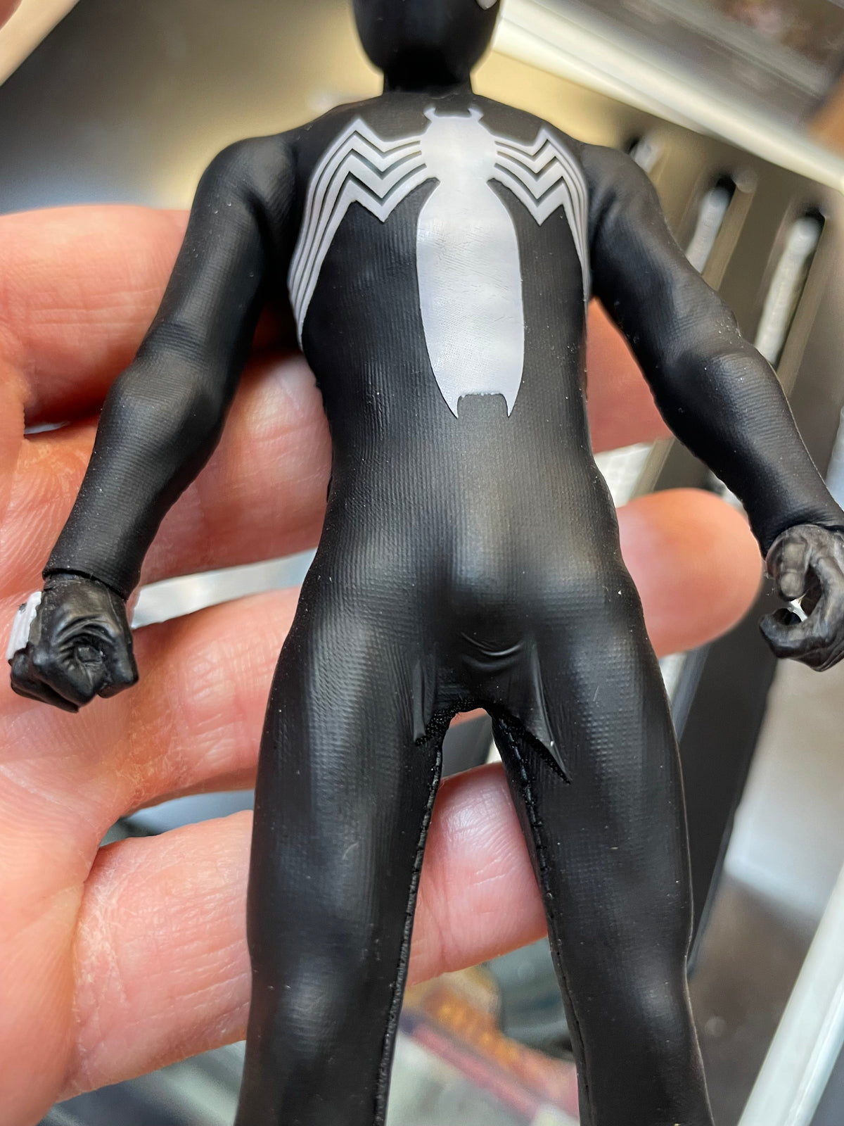 Black Suit Symbiote Spider-Man PX Exclusive (Mezco One:12, Mezco Toyz) COMPLETE product image 16, provided for visual