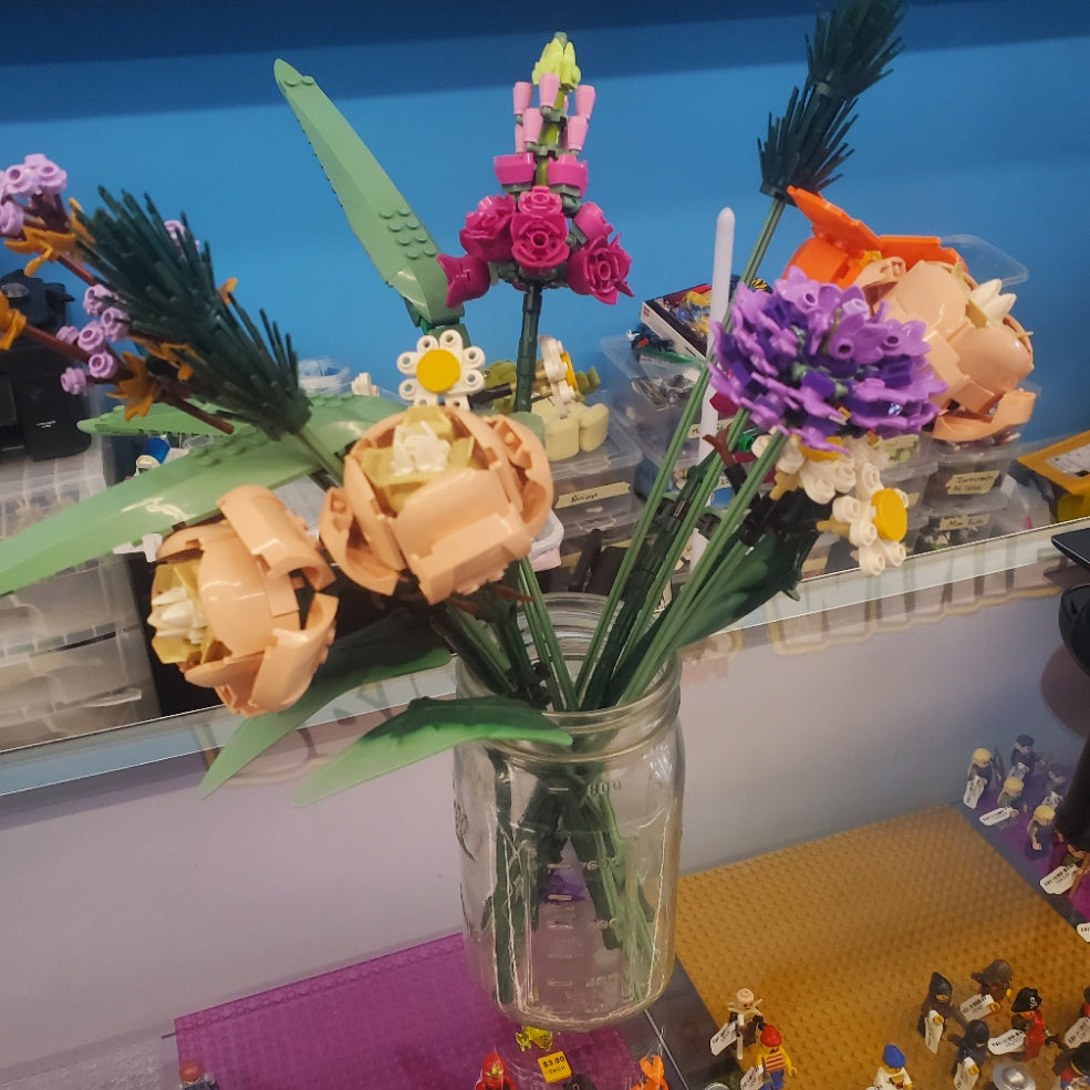 10280 LEGO Botanicals: Flower Bouquet (Previously Owned) product image 1, provided for visual reference and product detail