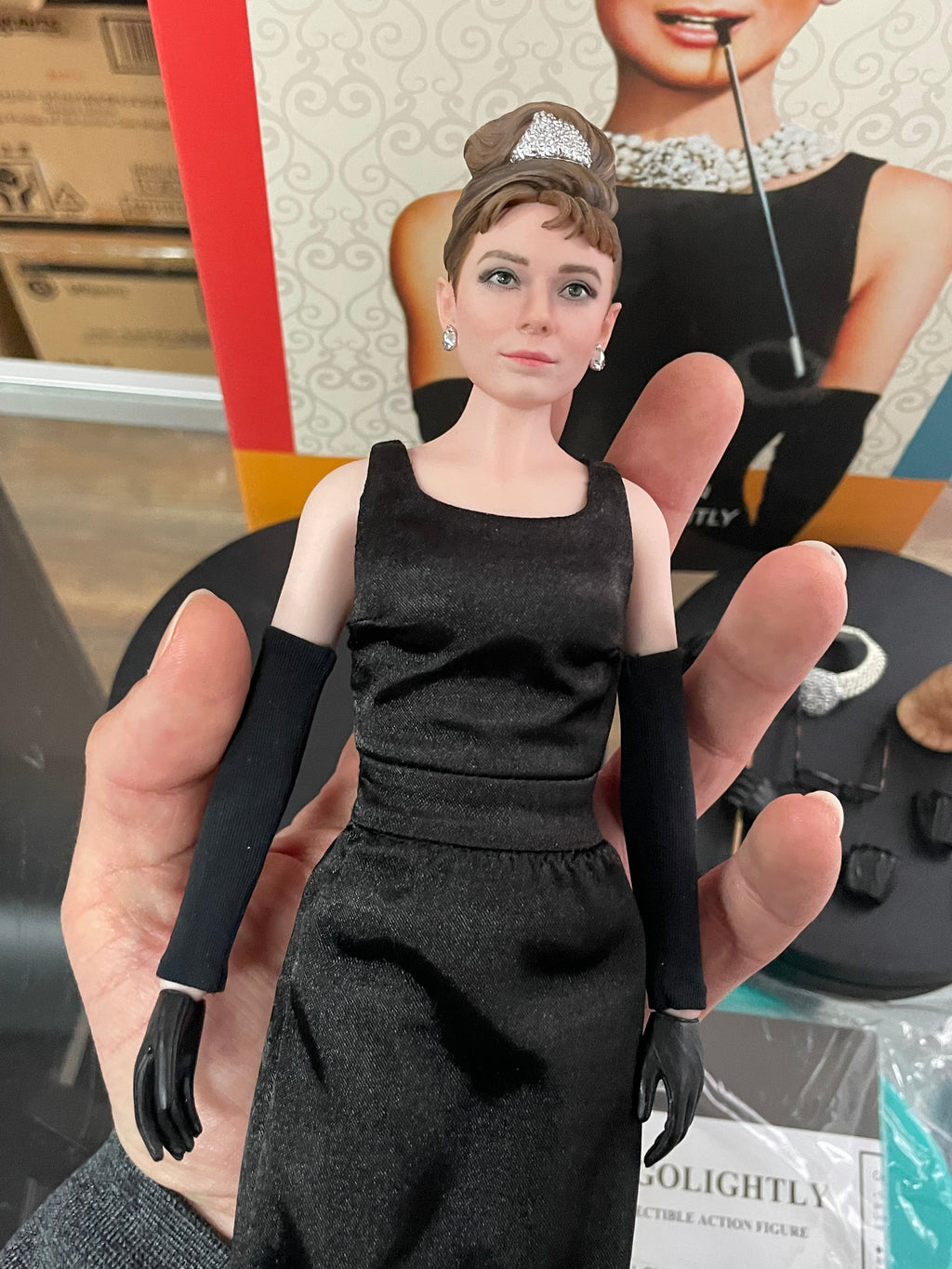 Audrey Hepburn as Holly -1/6 Scale- (Breakfast at Tiffany's, Star Ace) **COMPLETE** product image 10, provided for visual