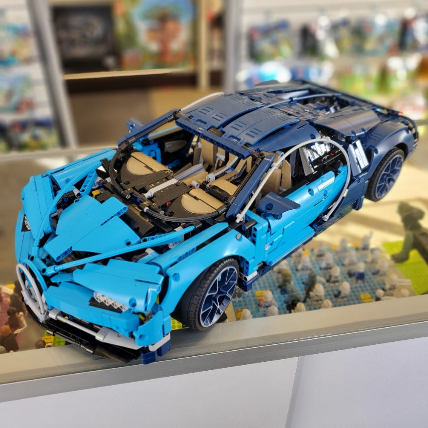 42083 Bugatti Chiron (Retired) (Previously Owned) product image 1, provided for visual reference and product detail review