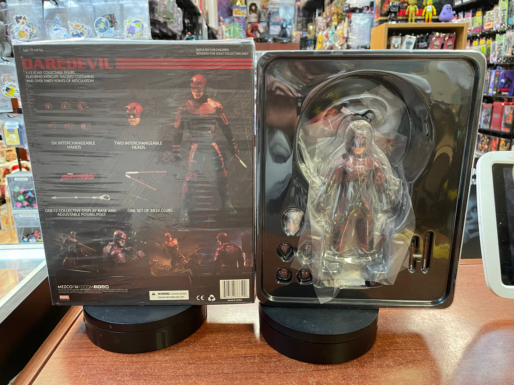 Netflix Daredevil (Marvel, Mezco One:12) **COMPLETE** product image 1, provided for visual reference and product detail