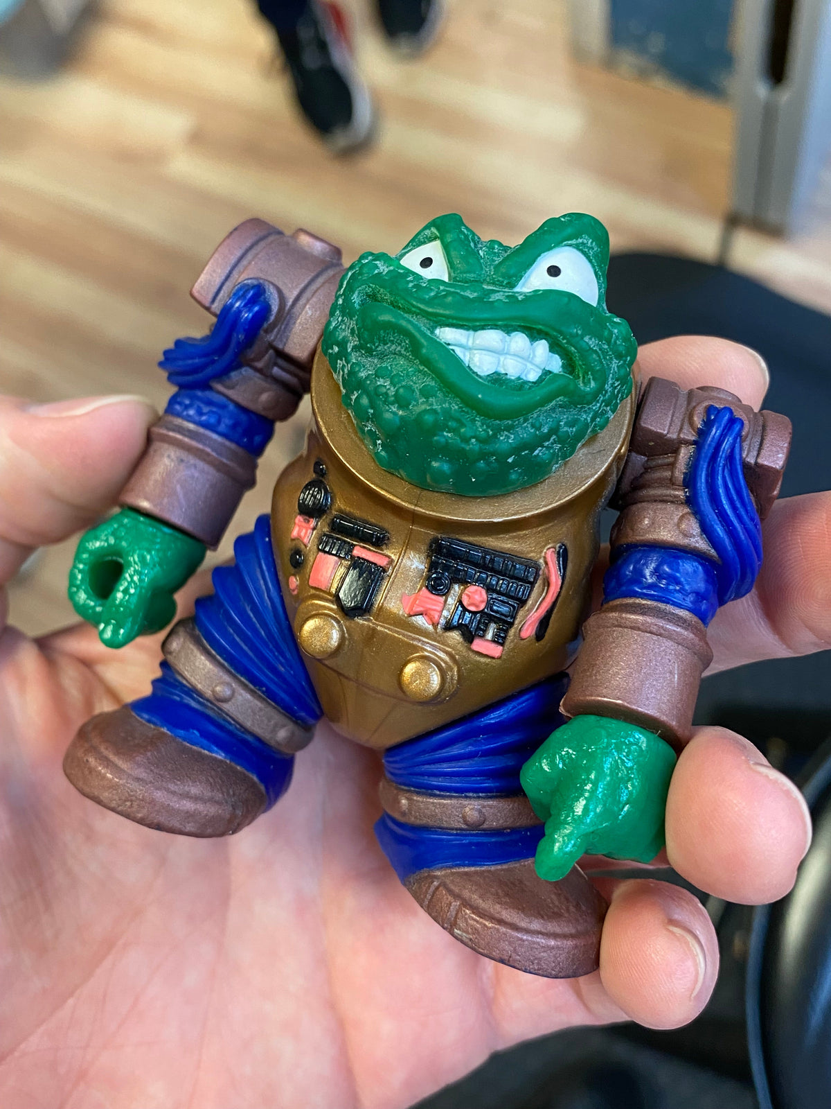 Toad Air Marshall (Vintage Bucky O'Hare, Playmates) product image 6, provided for visual reference and product detail review