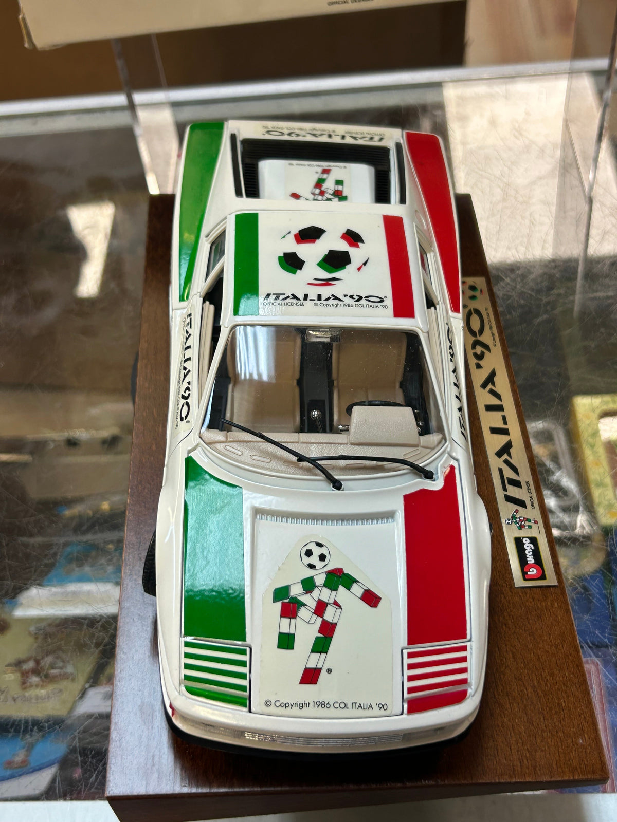 World Cup Ferrari Testarossa 1984 Diecast (Vintage Burago, Italia 90) Open Box product image 12, provided for visual