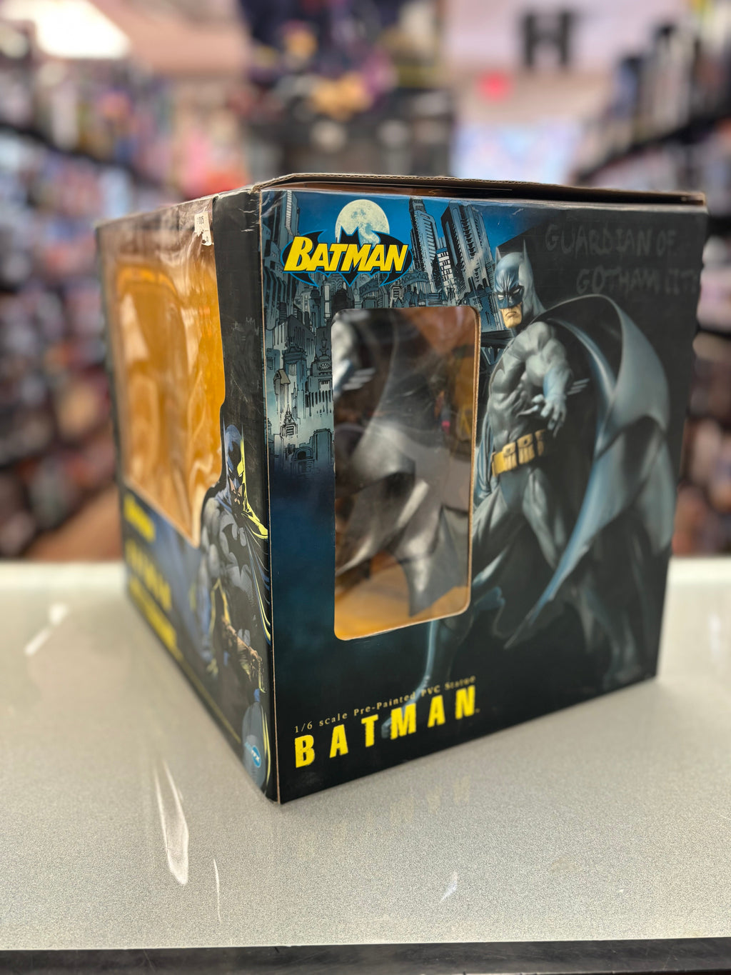 Batman 1/6 Scale PVC Statue (Vintage Batman, Kotobukiya Artfx product image 2, provided for visual reference and product