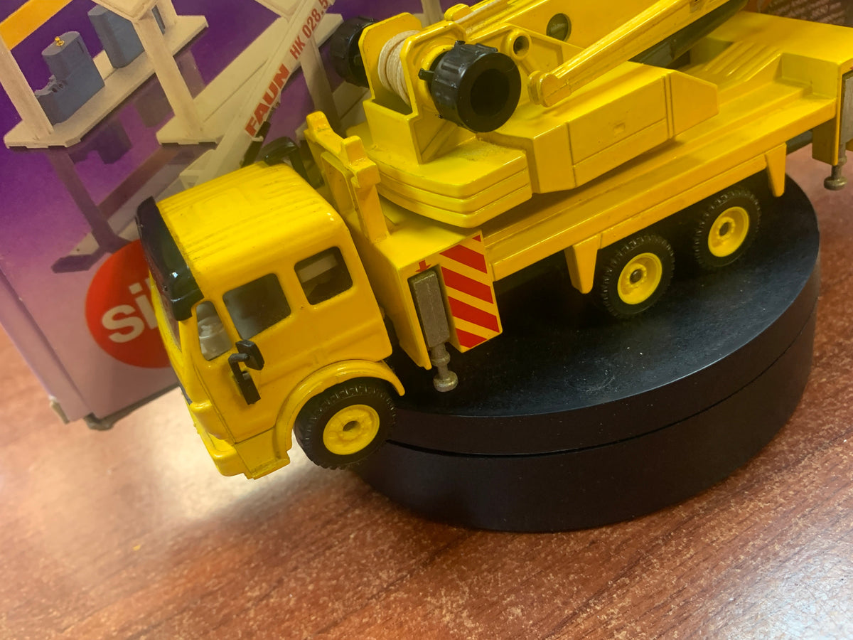 Caterpillar Mercedes SK Faun Telescopic Crane 1/55 Scale ( Vintage SIKO, CAT) product image 2, provided for visual reference