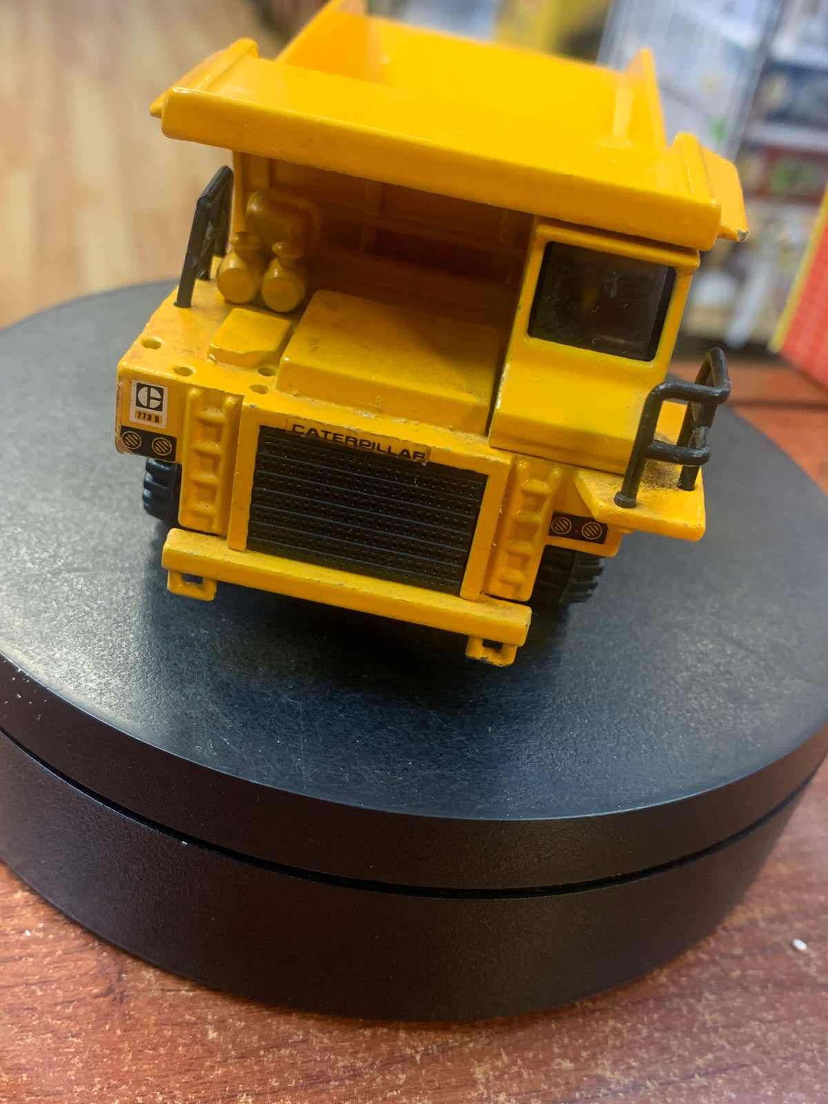 Caterpillar Compact Dumptruck 1/70 (Vintage JOAL, CAT) product image 6, provided for visual reference and product detail