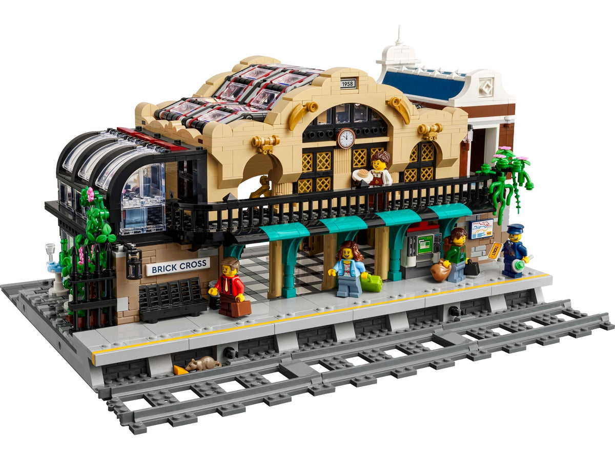 910034 Brick Cross Train Station (Retired) (New Sealed) product image 3, provided for visual reference and product detail