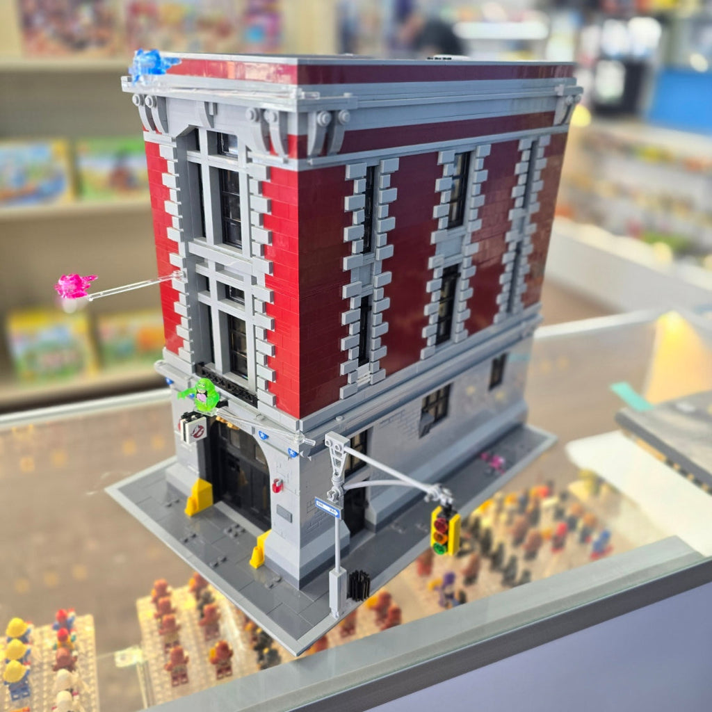 75827 Firehouse Headquarters (Retired) (Previously Owned) product image 1, provided for visual reference and product detail