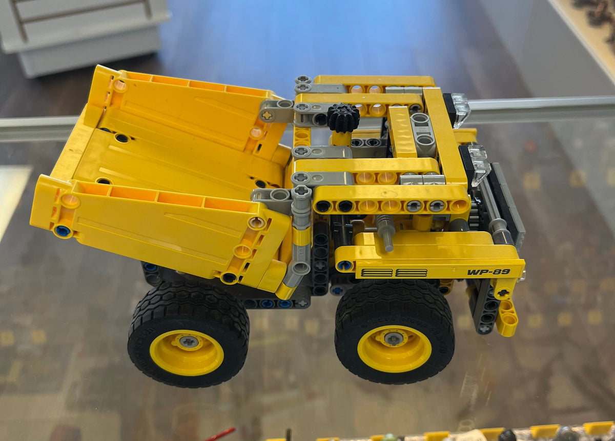 42035 LEGO Technic Mining Truck (Retired) (Previously Owned) product image 1, provided for visual reference and product