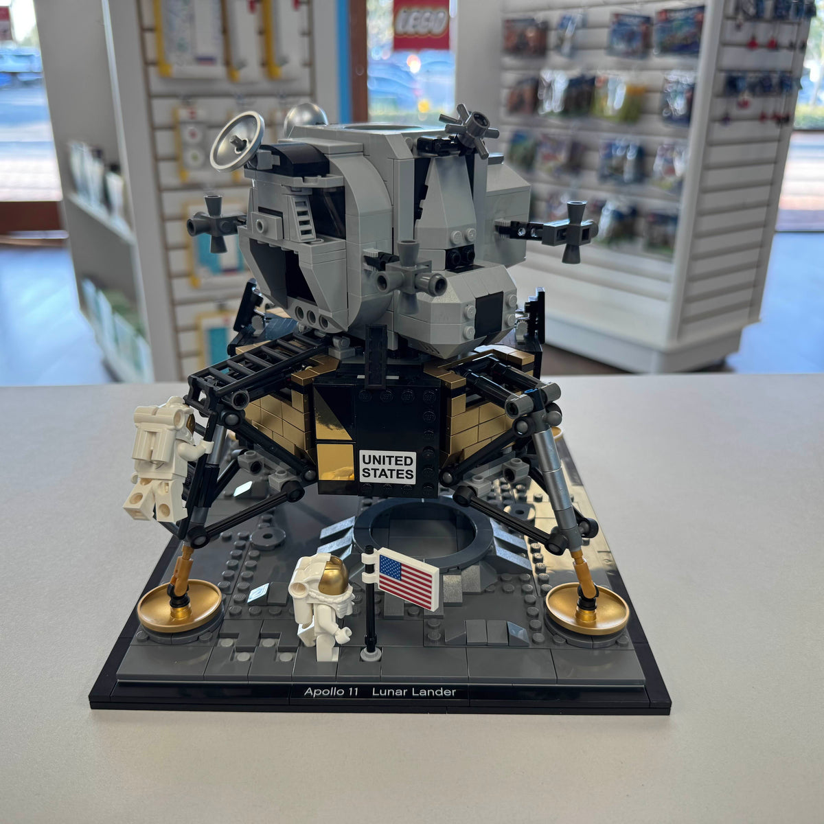 10266 Creator Expert NASA Apollo 11 Lunar Lander (Previously Owned) (Retired) product image 1, provided for visual reference