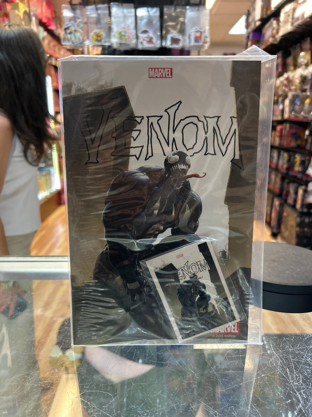 Venom PVC Statue (Mcfarlane Toys, Marvel) product image 2, provided for visual reference and product detail review