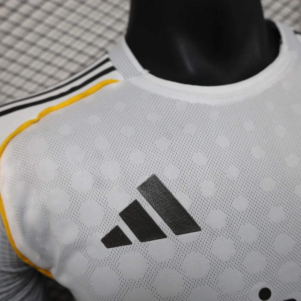 Player Version Real Madrid Jersey 25/26 Home Football Kit product image 8