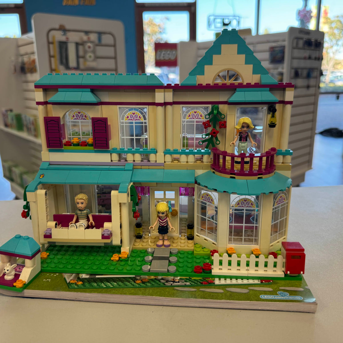 41314 Stephanie's House (Previously Owned) (Retired) product image 1, provided for visual reference and product detail review