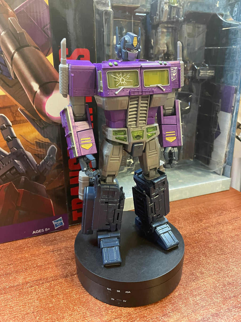 Shattered Glass Optimus Prime (Transformers Generations, Hasbro) **COMPLETE** product image 5, provided for visual reference