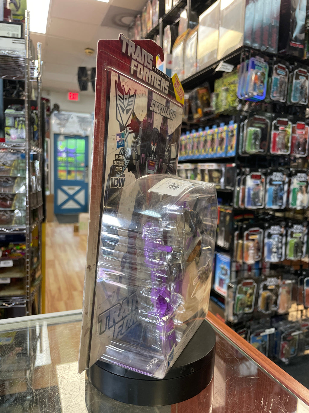 Skywarp Deluxe Class (Transformers Generations Thrilling 30, Hasbro) product image 2, provided for visual reference and