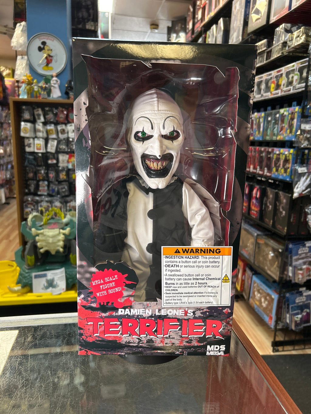 Mega Scale Terrifier (Mezco, Terrifier) **SEALED** product image 1, provided for visual reference and product detail review