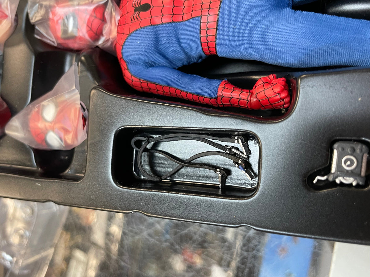 Amazing Spider-Man (Mezco One:12, Marvel) **COMPLETE** product image 17, provided for visual reference and product detail