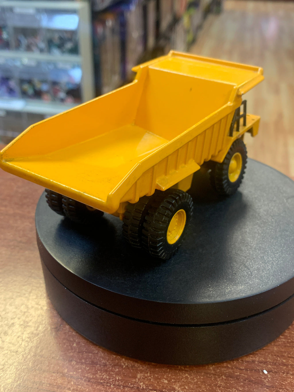 Caterpillar Compact Dumptruck 1/70 (Vintage JOAL, CAT) product image 8, provided for visual reference and product detail