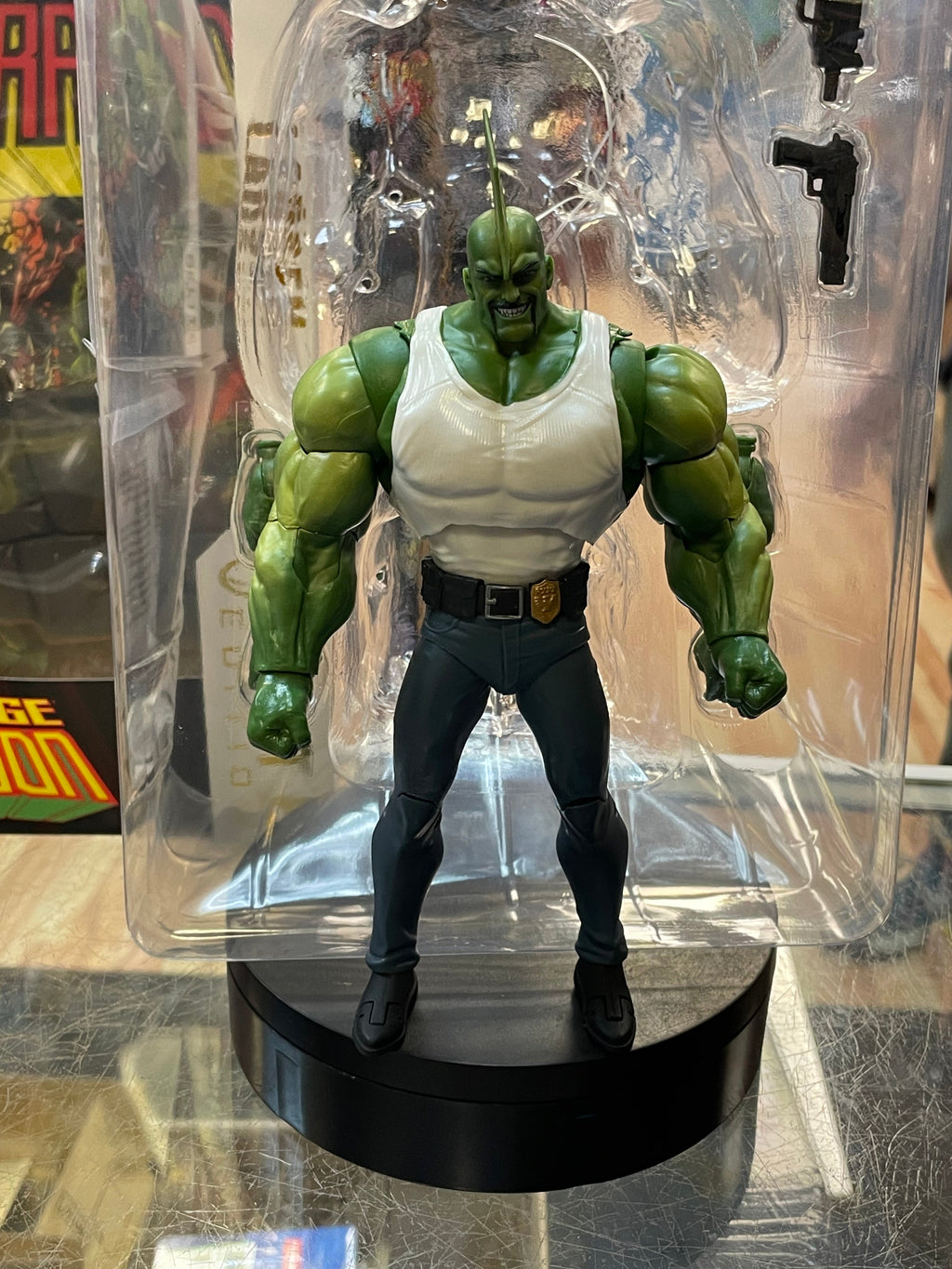 Larsen -Elite Edition- (Savage Dragon, McFarlane) COMPLETE product image 2, provided for visual reference and product detail