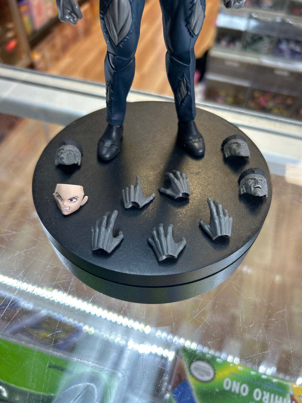 Younger Toguro 100% (SH Figuarts Bandai, Yu Yu Hakusho) *COMPLETE* product image 2, provided for visual reference and