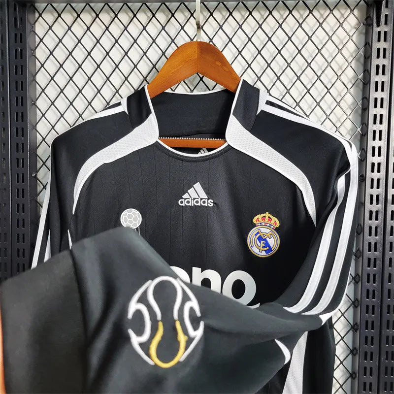 Long Sleeves Away Real Madrid Jersey 06/07 Retro Football product image 4
