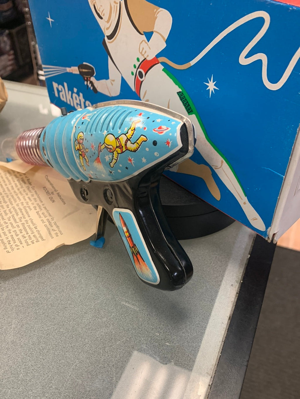Ray Gun Space Pistol (Vintage Raketapisztoly, Tin Toy Litho) product image 5, provided for visual reference and product