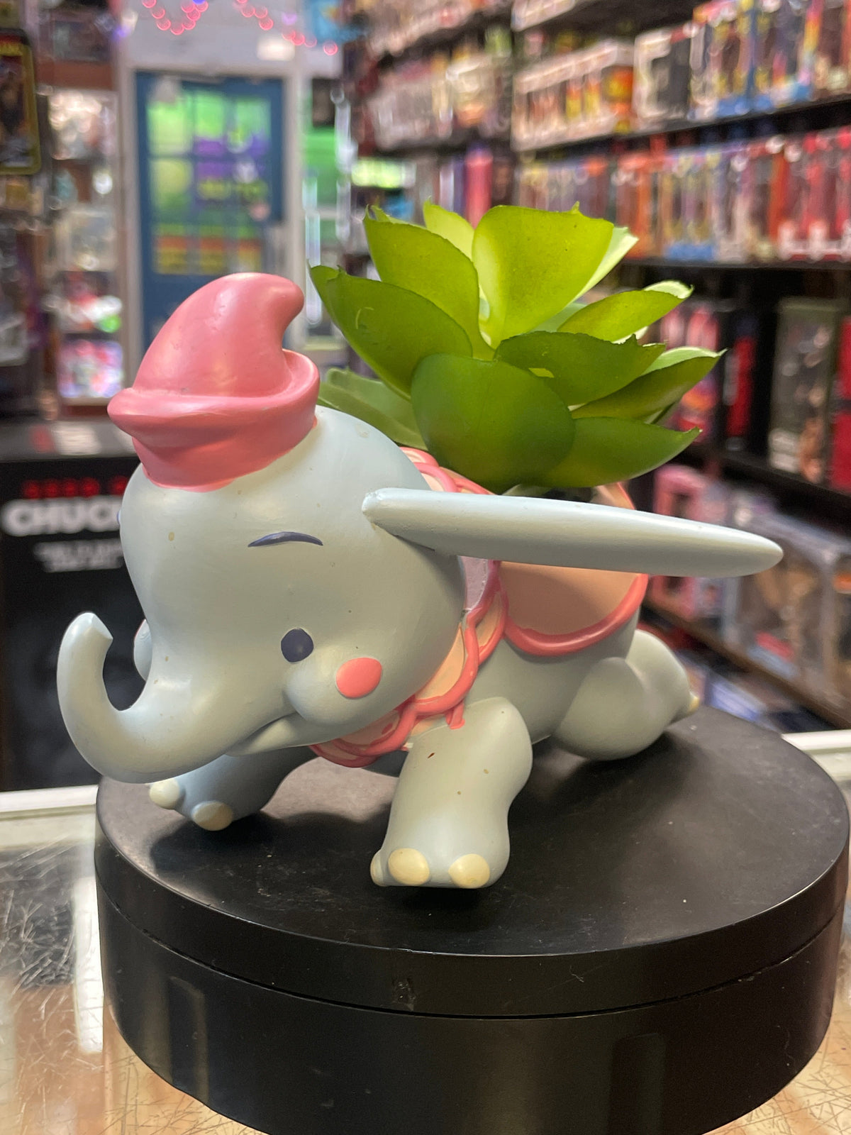 Dumbo Attraction Succulent Statue (Walt Disney, Dumbo) product image 2, provided for visual reference and product detail