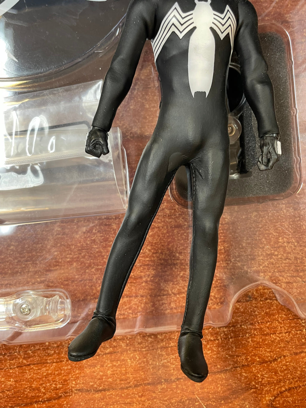Black Suit Symbiote Spider-Man PX Exclusive (Mezco One:12, Mezco Toyz) COMPLETE product image 8, provided for visual