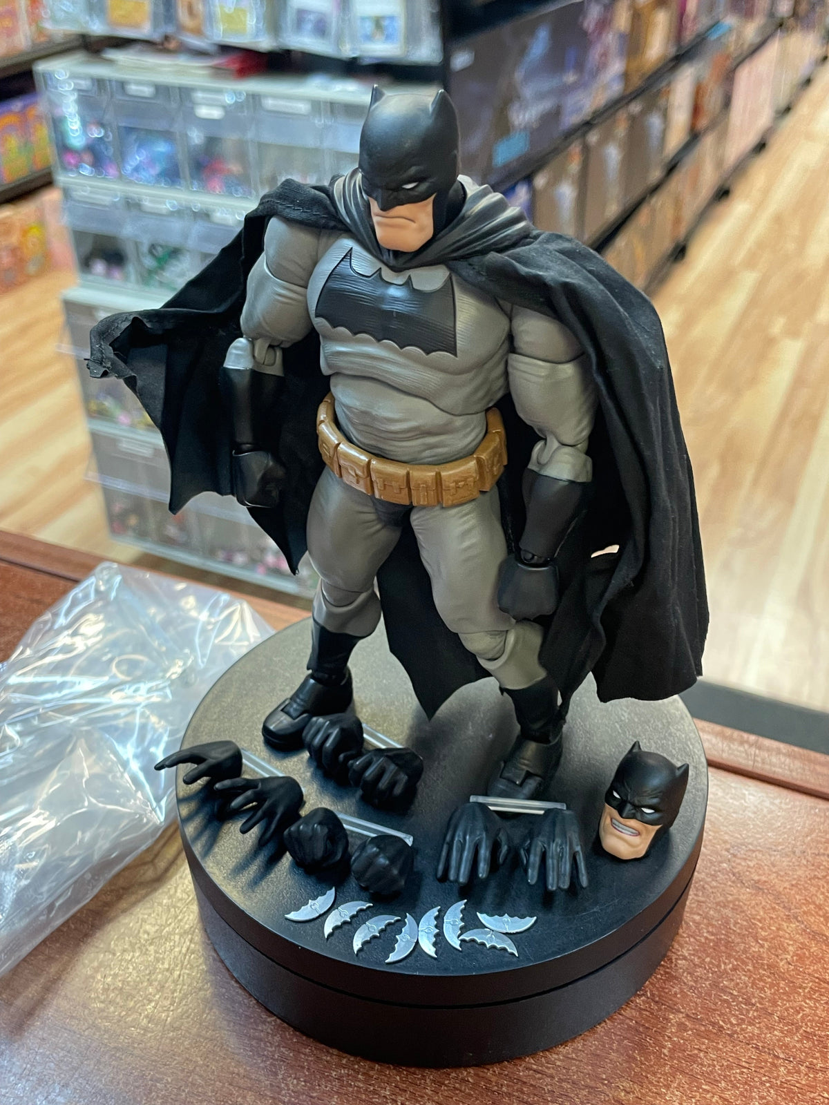 Batman TKDR (DC Comics The Dark Knight Returns, Medicom Mafex) COMPLETE product image 2, provided for visual reference and