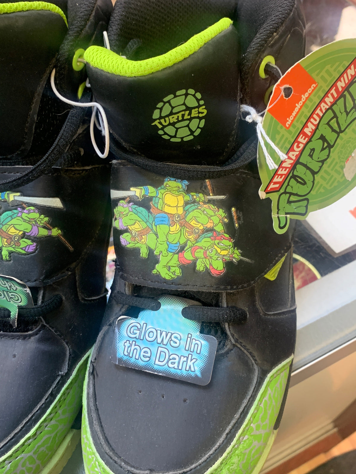 Glow in the Dark Kids Womans Sneakers SZ 6 (Vintage TMNT Ninja Turtles, API ) product image 12, provided for visual