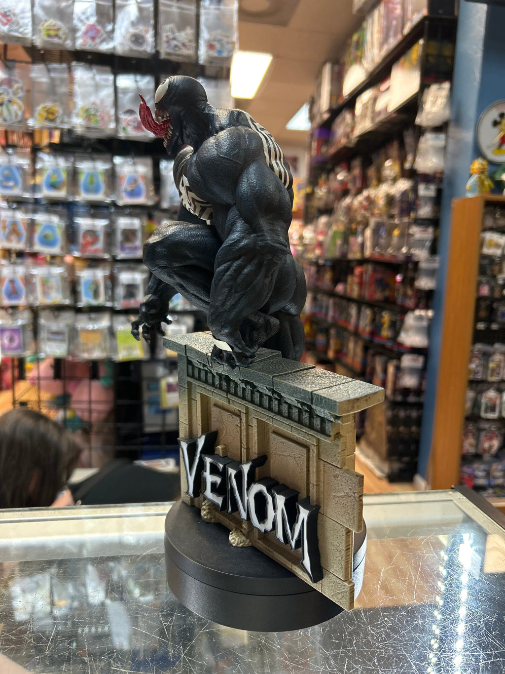 Venom PVC Statue (Mcfarlane Toys, Marvel) product image 6, provided for visual reference and product detail review