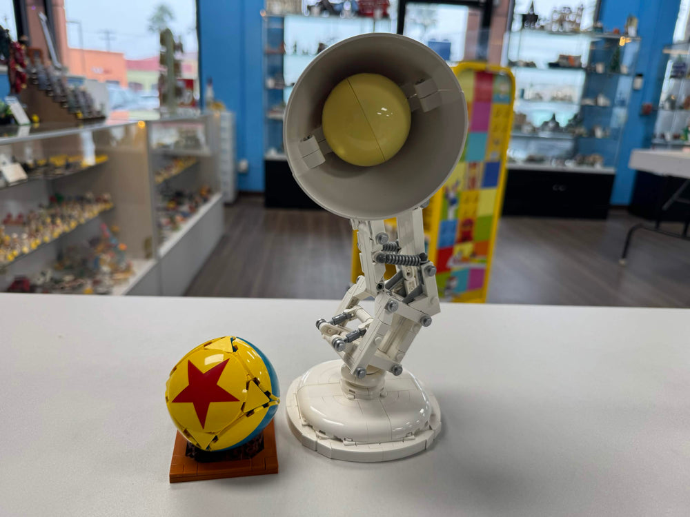 21357 Disney Pixar Luxo Jr. (Previously Owned)