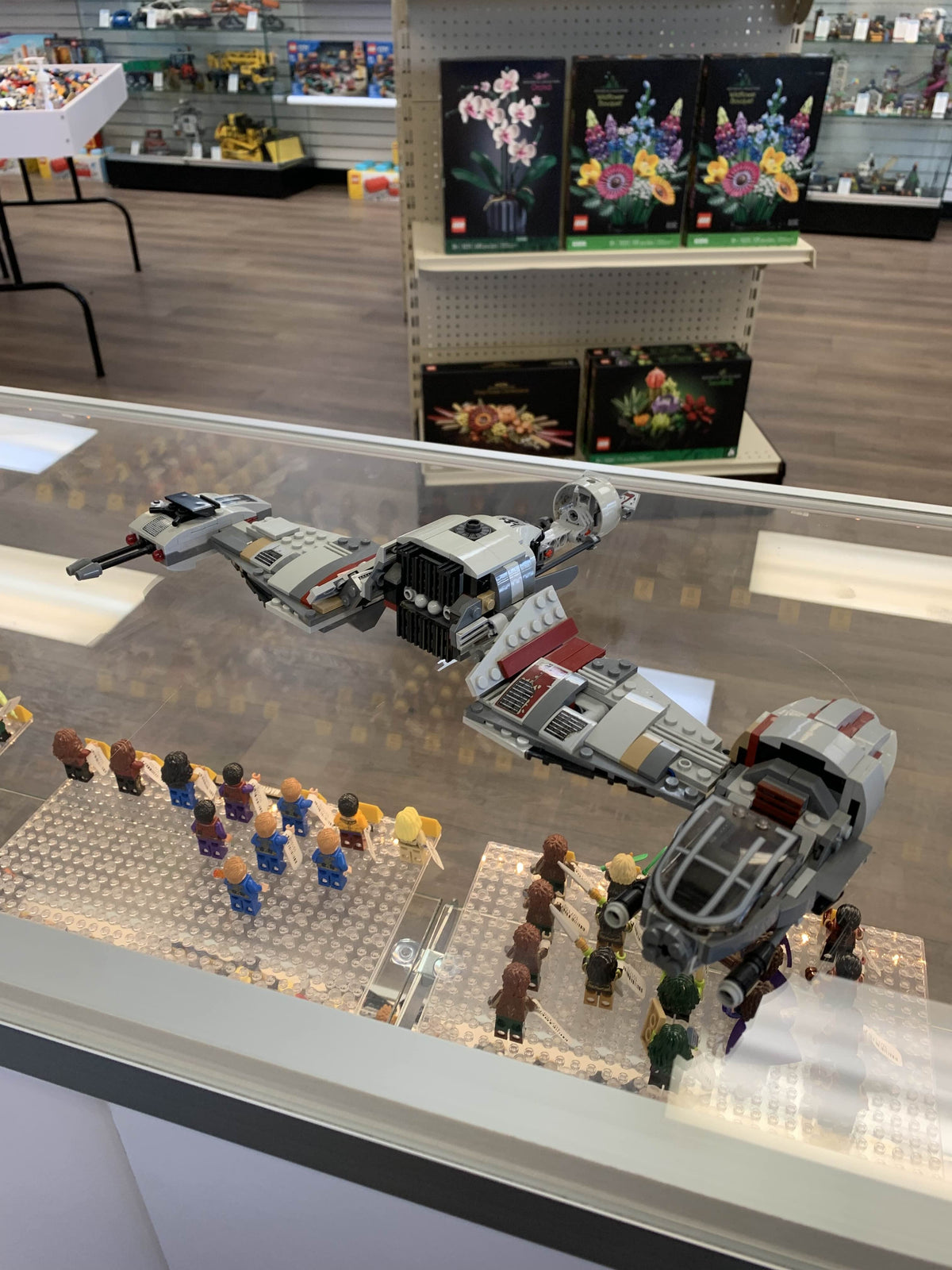 75202 Defense of Crait (Retired) (Previously Owned) product image 1, provided for visual reference and product detail review