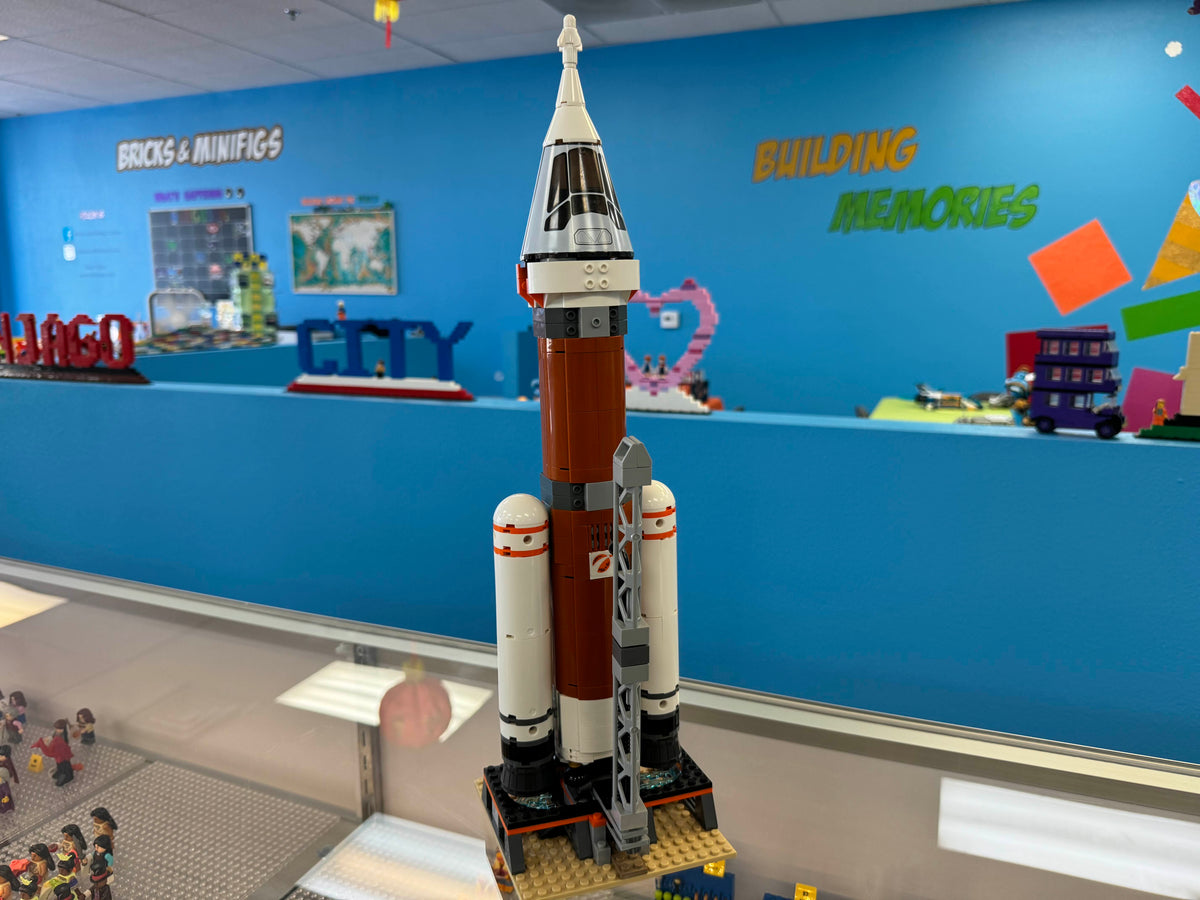 60228 LEGO Space Deep Space Rocket and Launch Control (Retired) (Previously Owned) product image 1, provided for visual