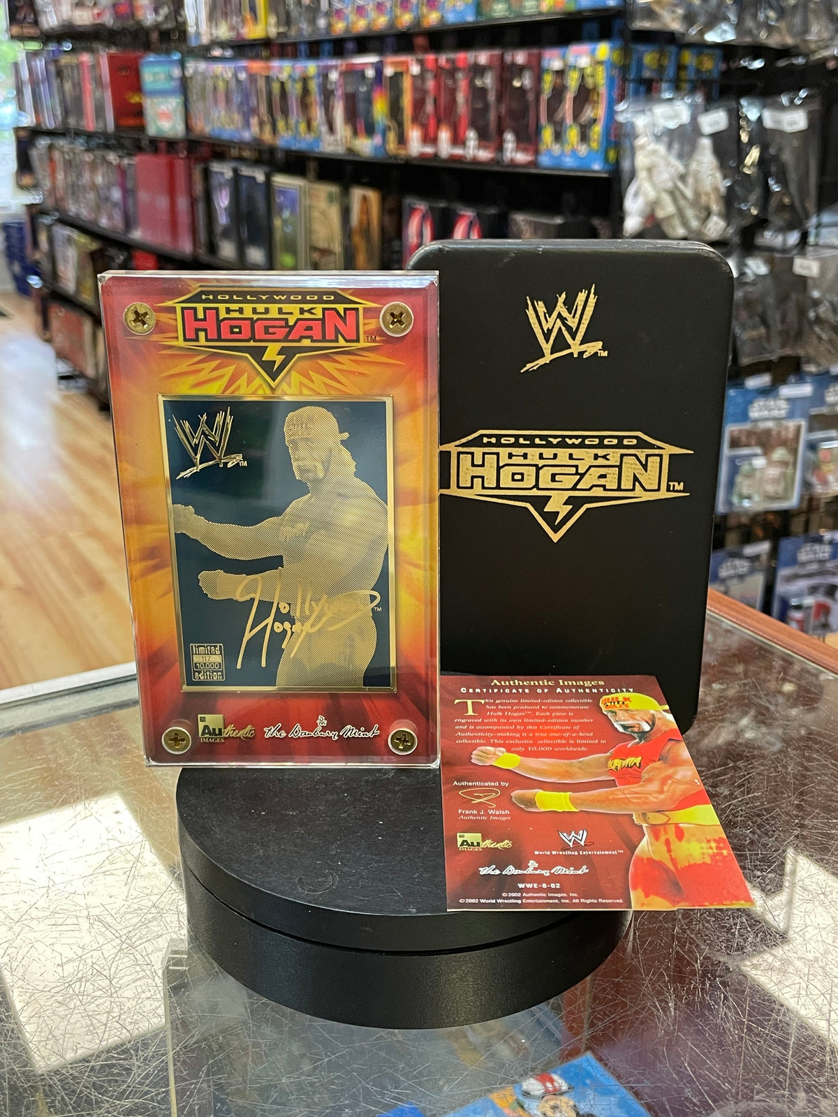 Hollywood Hulk Hogan 117/10,000 Gold Card (Vintage WWF, Danbury Mint) product image 1, provided for visual reference and