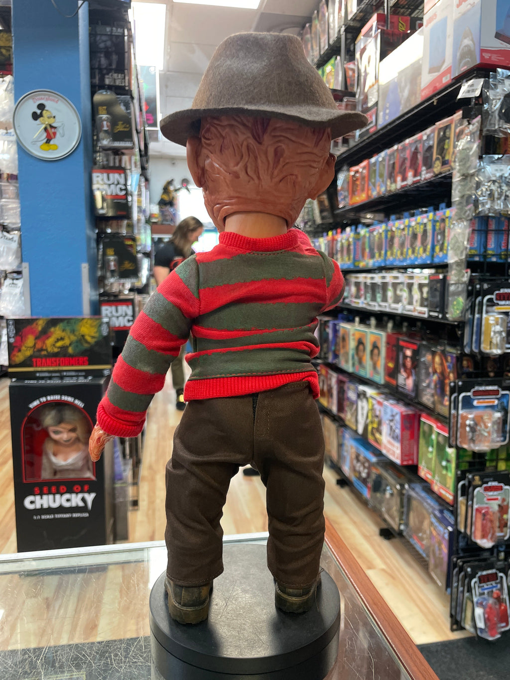 Freddy Krueger with Sound (Nightmare on Elm Street, Mezco Mega Scale) product image 3, provided for visual reference and