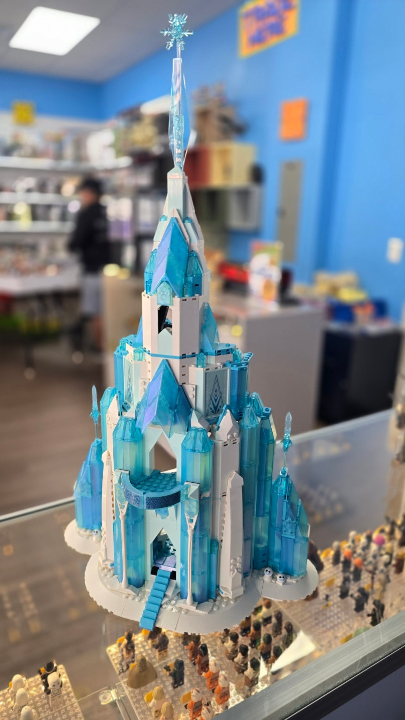 43197 The Ice Castle (Retired) (Previously Owned) product image 1, provided for visual reference and product detail review