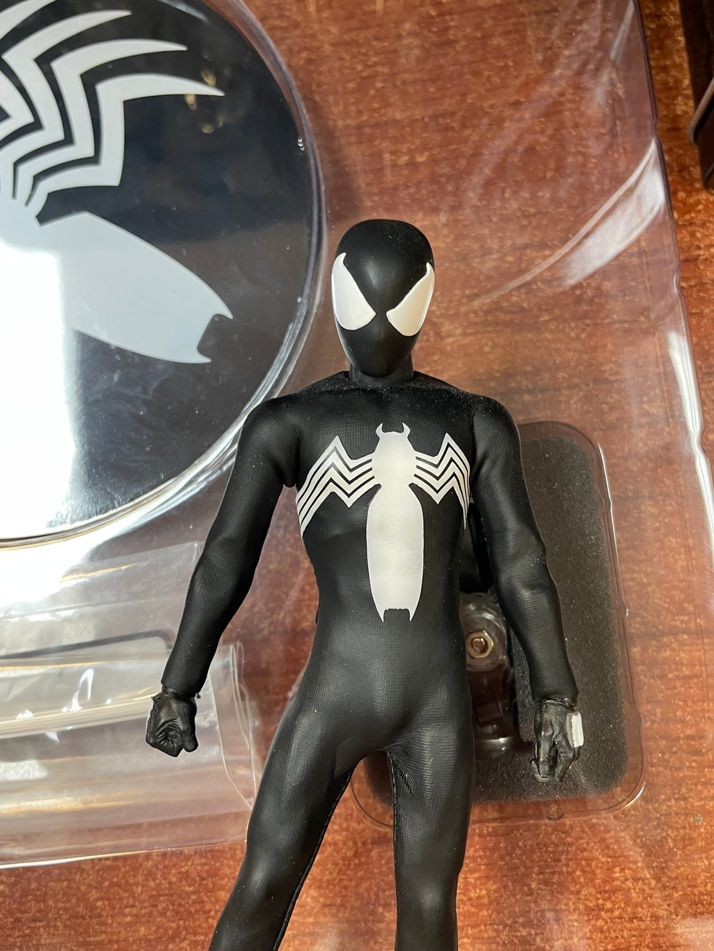 Black Suit Symbiote Spider-Man PX Exclusive (Mezco One:12, Mezco Toyz) COMPLETE product image 10, provided for visual
