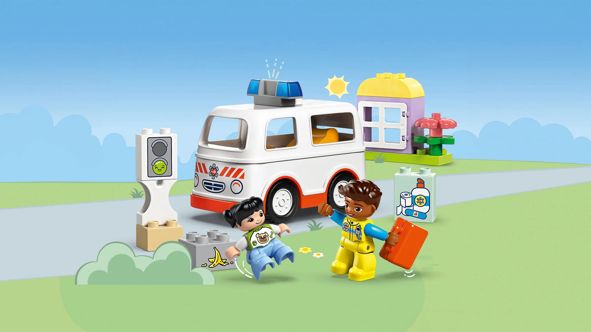 10447 Ambulance & Driver product image 3, provided for visual reference and product detail review