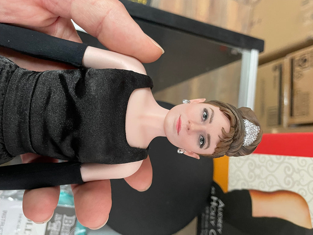 Audrey Hepburn as Holly -1/6 Scale- (Breakfast at Tiffany's, Star Ace) **COMPLETE** product image 6, provided for visual