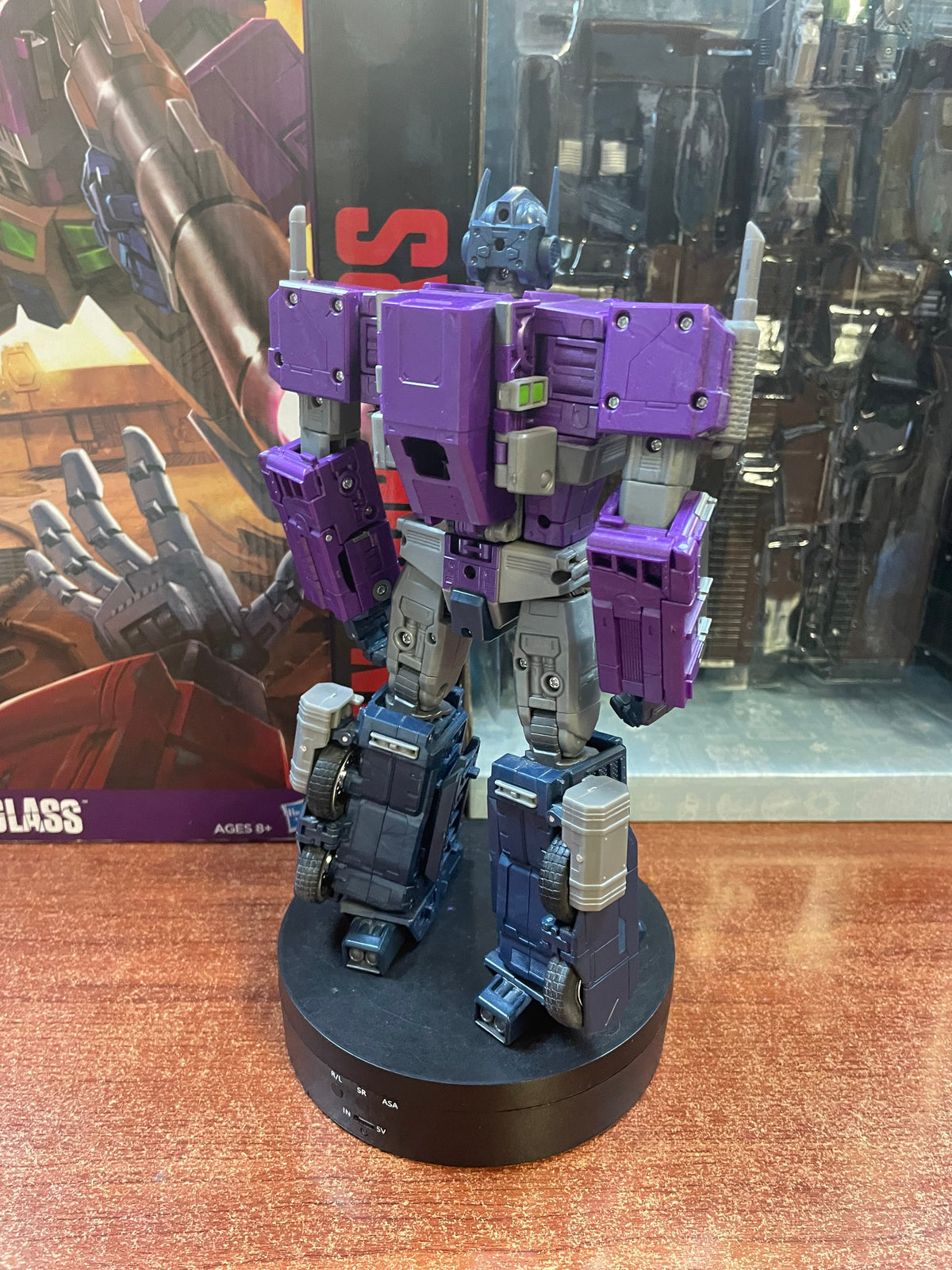 Shattered Glass Optimus Prime (Transformers Generations, Hasbro) **COMPLETE** product image 8, provided for visual reference
