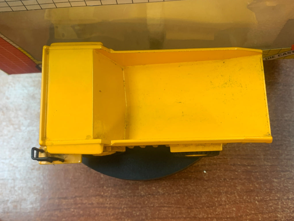 Caterpillar Compact Dumptruck 1/70 (Vintage JOAL, CAT) product image 4, provided for visual reference and product detail